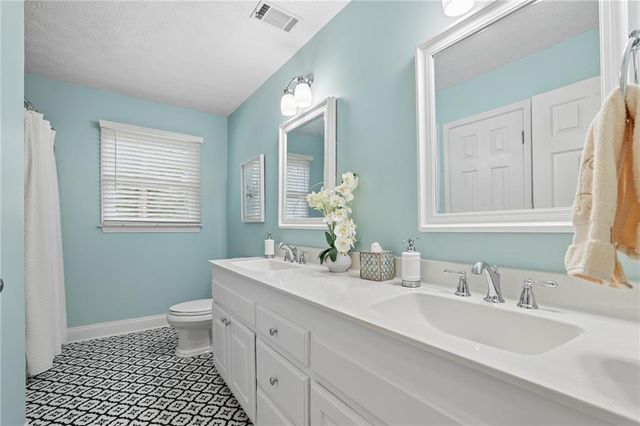5189 Beech Forest Drive SW, Lilburn, GA 30047