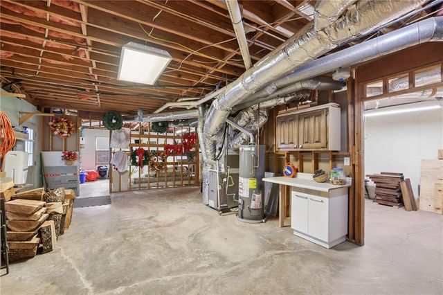 5189 Beech Forest Drive SW, Lilburn, GA 30047