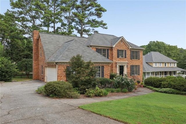 5189 Beech Forest Drive SW, Lilburn, GA 30047