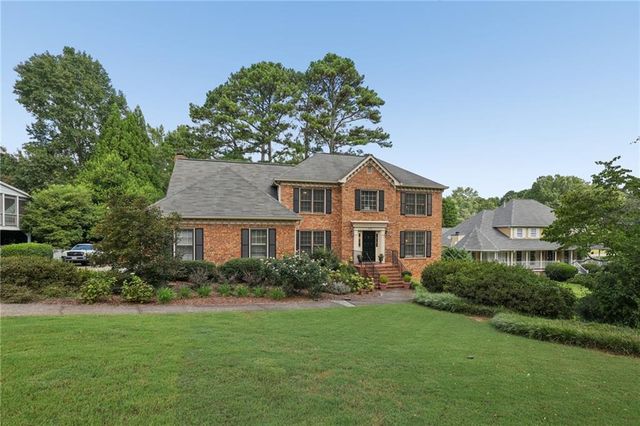 5189 Beech Forest Drive SW, Lilburn, GA 30047