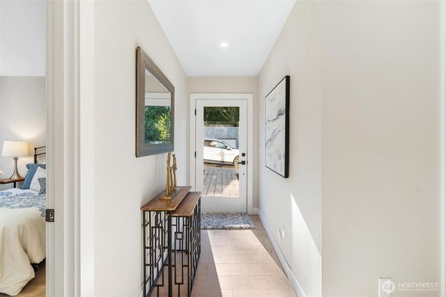7150 47th Avenue SW, Seattle, WA 98136