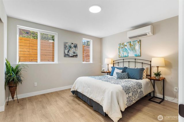 7150 47th Avenue SW, Seattle, WA 98136