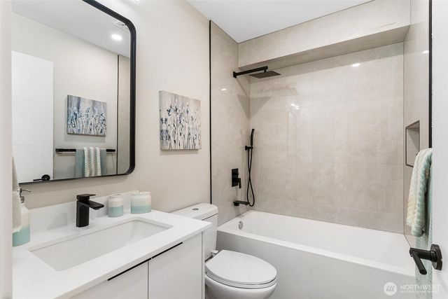 7150 47th Avenue SW, Seattle, WA 98136