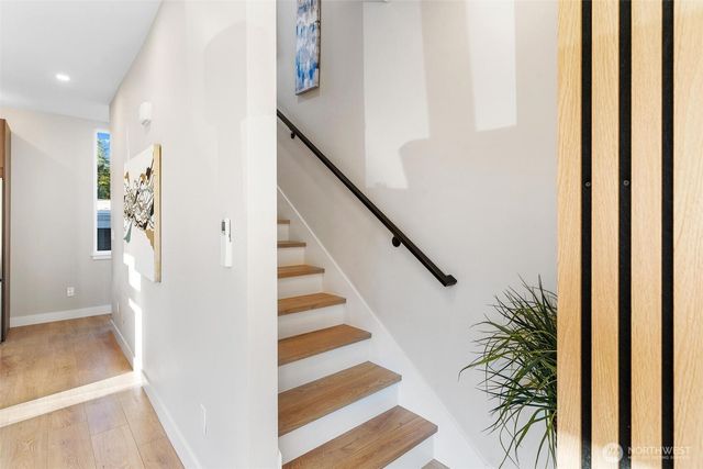 7150 47th Avenue SW, Seattle, WA 98136
