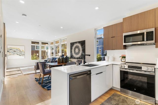 7150 47th Avenue SW, Seattle, WA 98136