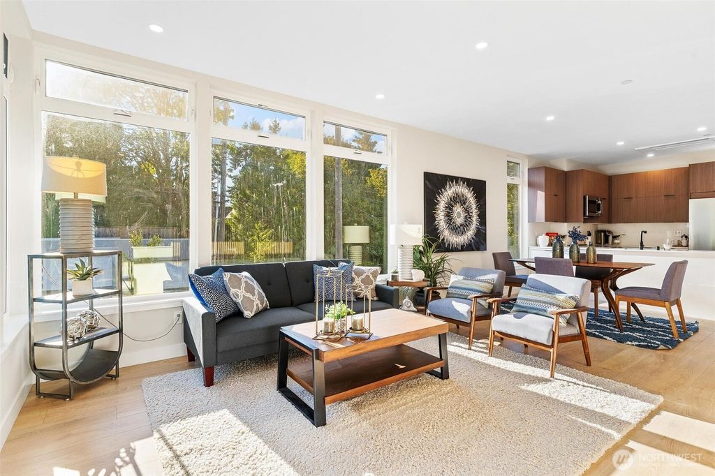 7150 47th Avenue SW, Seattle, WA 98136