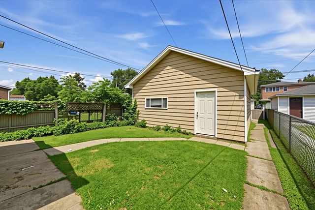 2316 Florence Street, Blue Island, IL 60406