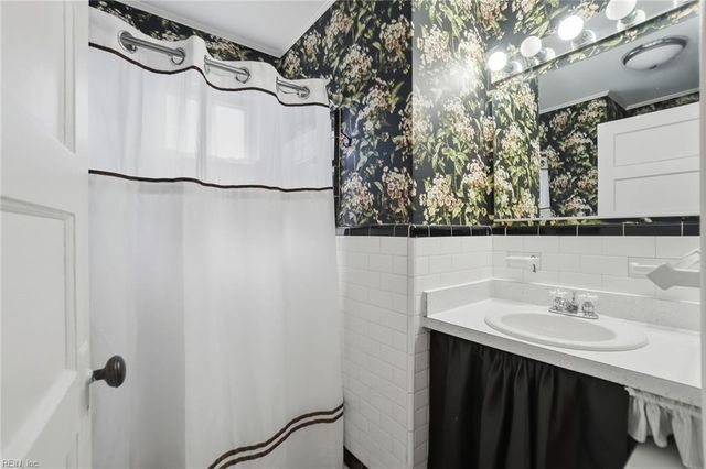 1164 Jamestown CRES, Norfolk, VA 23508