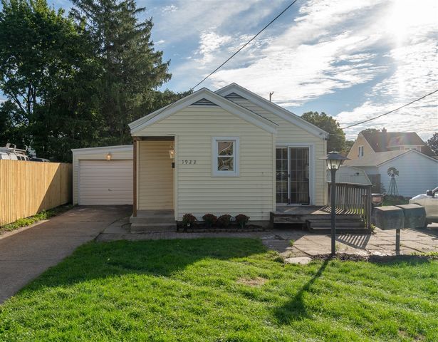 1922 Delwood Avenue, Wyoming, MI 49509