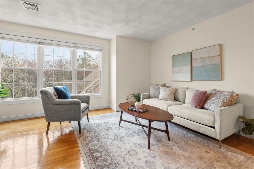 36 Middlesex Ave 5, Wilmington, MA 01887