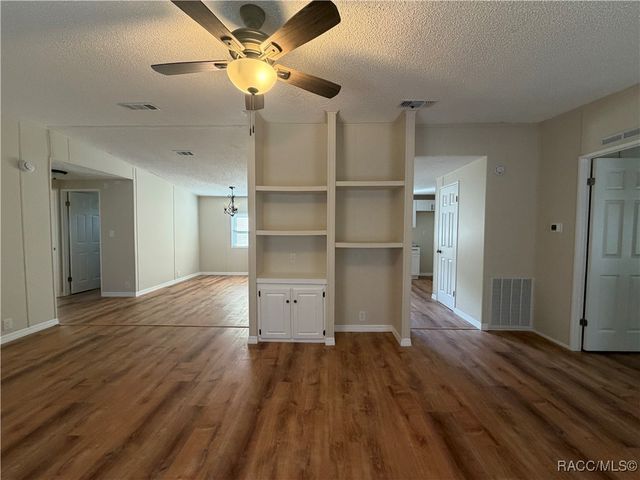 2840 S Pine Ridge Avenue, Homosassa, FL 34448