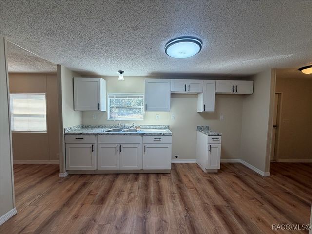 2840 S Pine Ridge Avenue, Homosassa, FL 34448