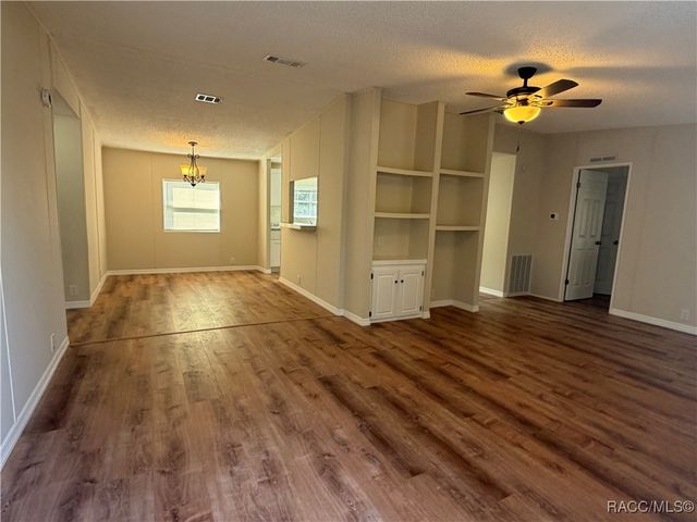 2840 S Pine Ridge Avenue, Homosassa, FL 34448