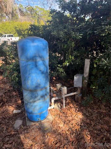 2840 S Pine Ridge Avenue, Homosassa, FL 34448