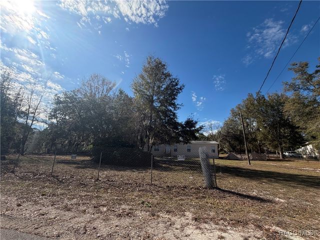 2840 S Pine Ridge Avenue, Homosassa, FL 34448