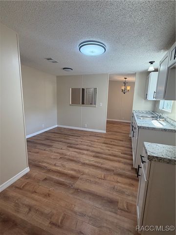 2840 S Pine Ridge Avenue, Homosassa, FL 34448