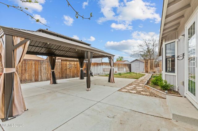 332 Woodside Court, Dayton, NV 89403