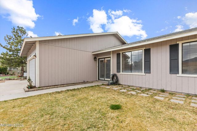 332 Woodside Court, Dayton, NV 89403