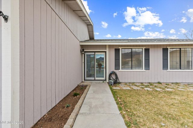 332 Woodside Court, Dayton, NV 89403