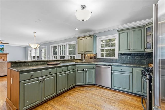 4924 Marlos Drive NE, Marietta, GA 30066