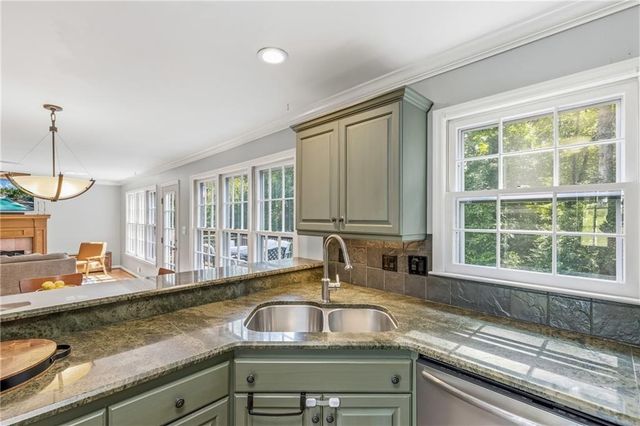 4924 Marlos Drive NE, Marietta, GA 30066