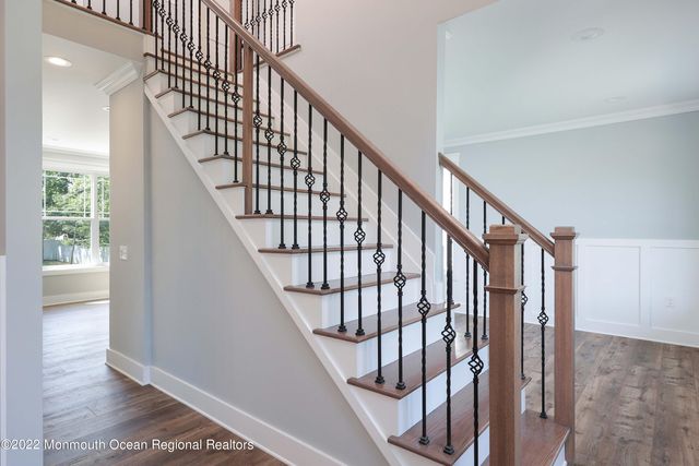 498 Harding Avenue, Bayville, NJ 08721