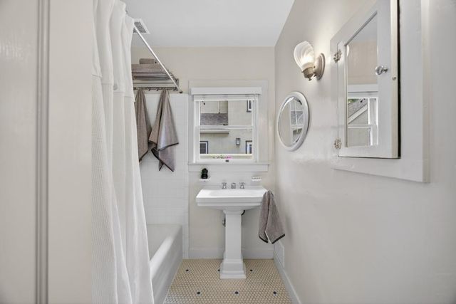 2549 7th Ave, Sacramento, CA 95818