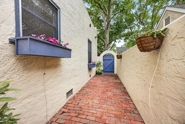 2549 7th Ave, Sacramento, CA 95818