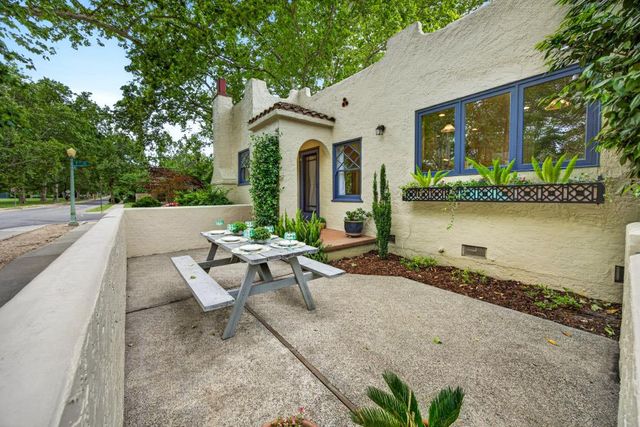 2549 7th Ave, Sacramento, CA 95818