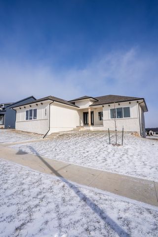 3963 Westgate Parkway, Clive, IA 50325