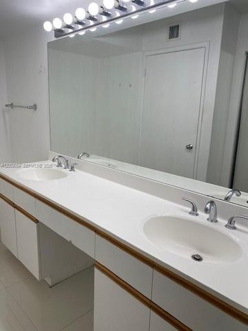3400 NE 192nd Street 1910, Aventura, FL 33180