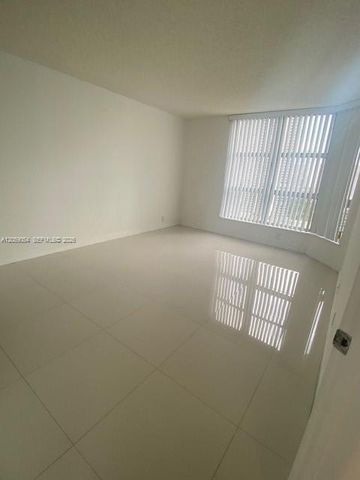 3400 NE 192nd Street 1910, Aventura, FL 33180