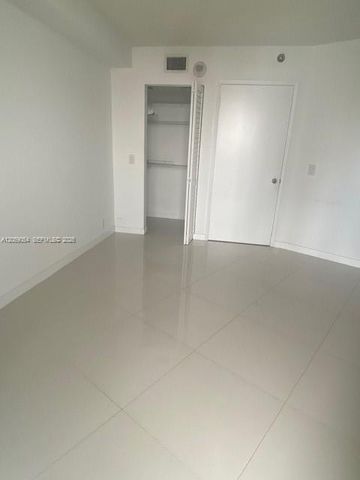 3400 NE 192nd Street 1910, Aventura, FL 33180