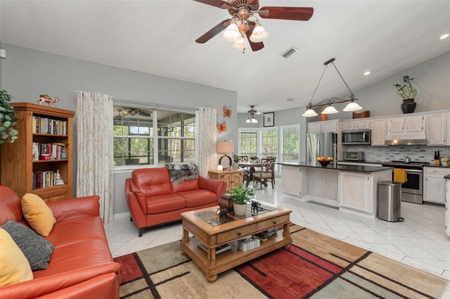 2090 LAKEBREEZE WAY, Deltona, FL 32738