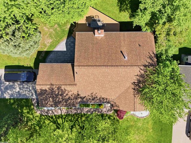 2250 Highsplint Drive, Rochester Hills, MI 48307