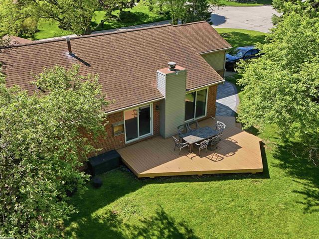 2250 Highsplint Drive, Rochester Hills, MI 48307