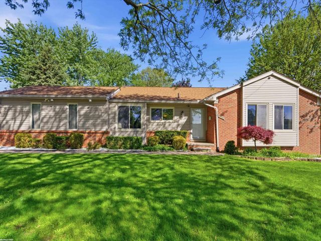 2250 Highsplint Drive, Rochester Hills, MI 48307