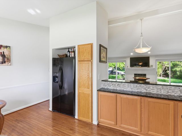 2250 Highsplint Drive, Rochester Hills, MI 48307
