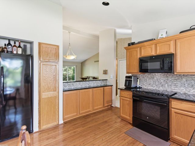2250 Highsplint Drive, Rochester Hills, MI 48307