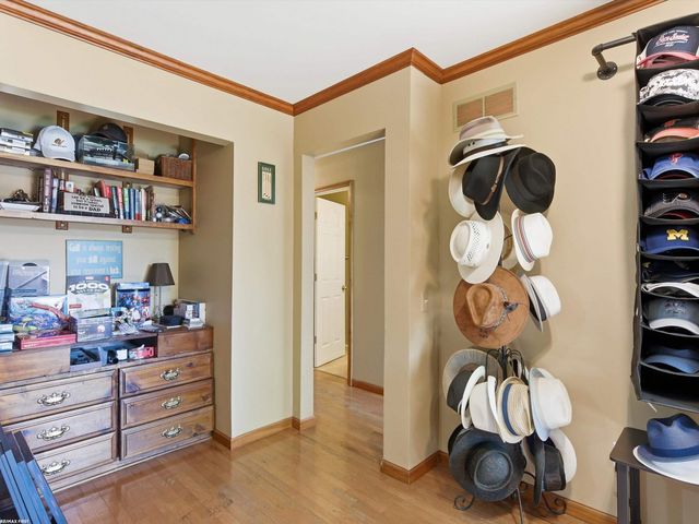 2250 Highsplint Drive, Rochester Hills, MI 48307