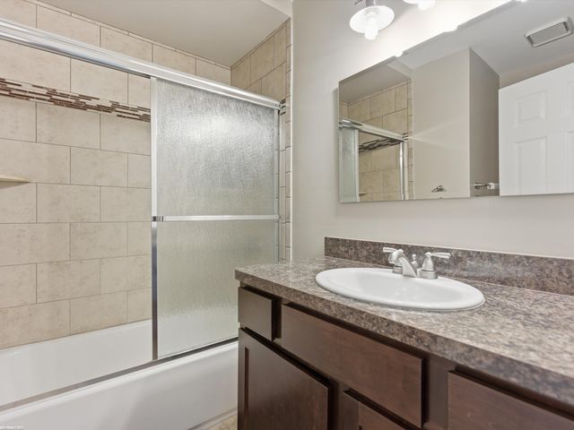 2250 Highsplint Drive, Rochester Hills, MI 48307