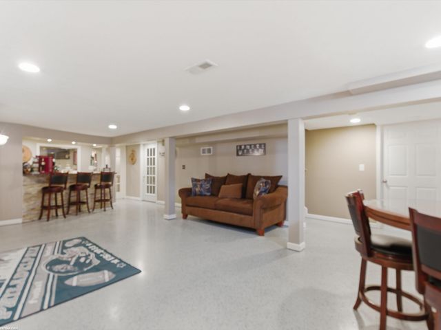2250 Highsplint Drive, Rochester Hills, MI 48307