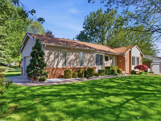2250 Highsplint Drive, Rochester Hills, MI 48307