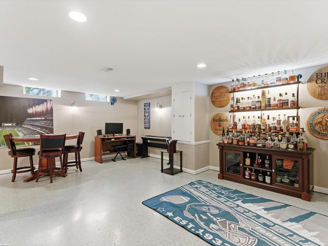 2250 Highsplint Drive, Rochester Hills, MI 48307