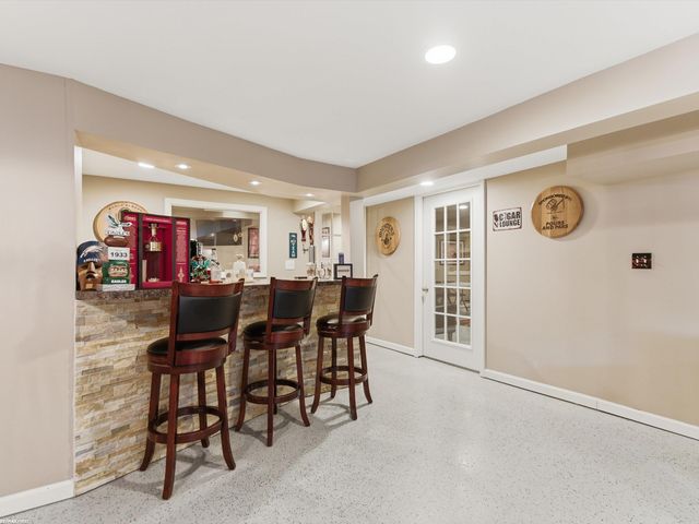 2250 Highsplint Drive, Rochester Hills, MI 48307
