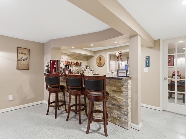 2250 Highsplint Drive, Rochester Hills, MI 48307