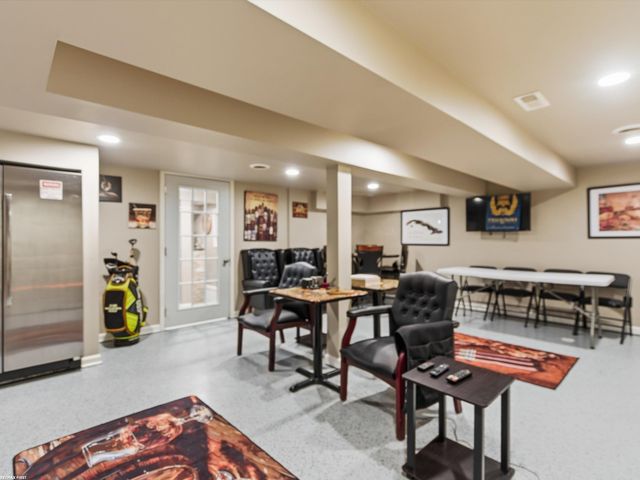 2250 Highsplint Drive, Rochester Hills, MI 48307