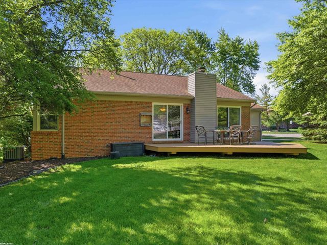 2250 Highsplint Drive, Rochester Hills, MI 48307