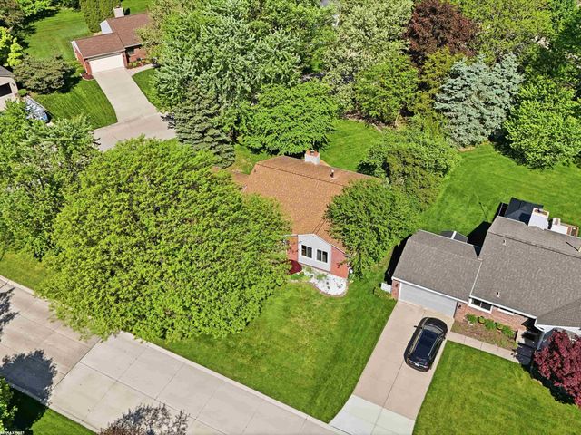 2250 Highsplint Drive, Rochester Hills, MI 48307