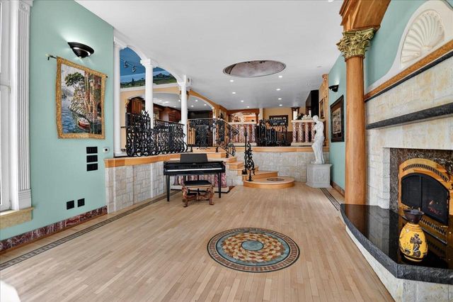 4523 Winnequah Road, Monona, WI 53716